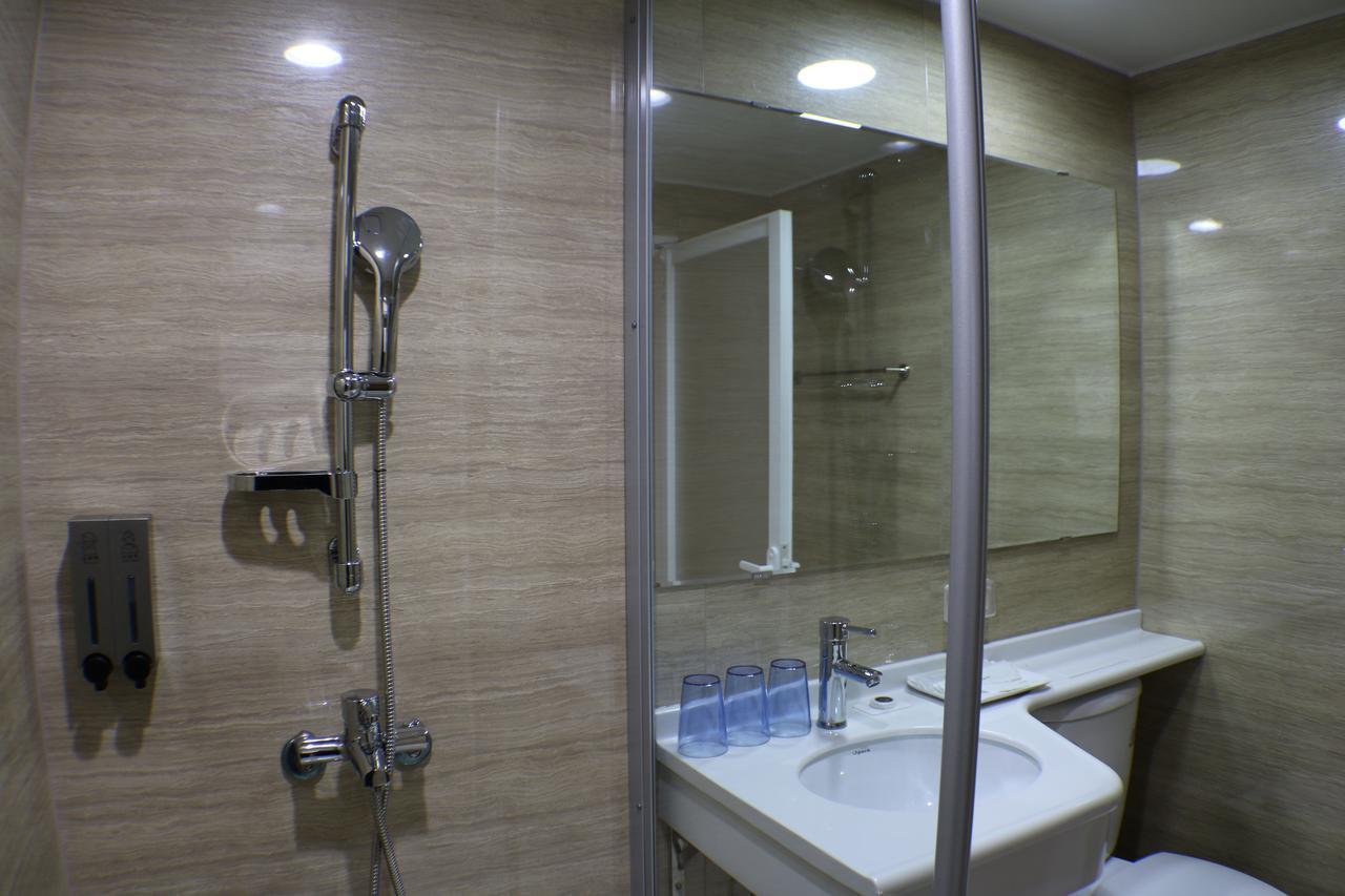 Mingli Hotel Kaohsiung Extérieur photo